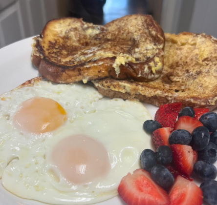 Cosa Duci french toast eggs and fruit